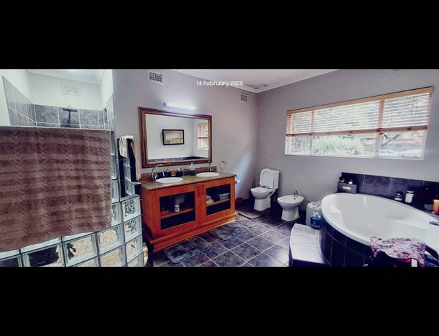 7 BEDROOM FREESTANDING FOR SALE IN OAK PARK
